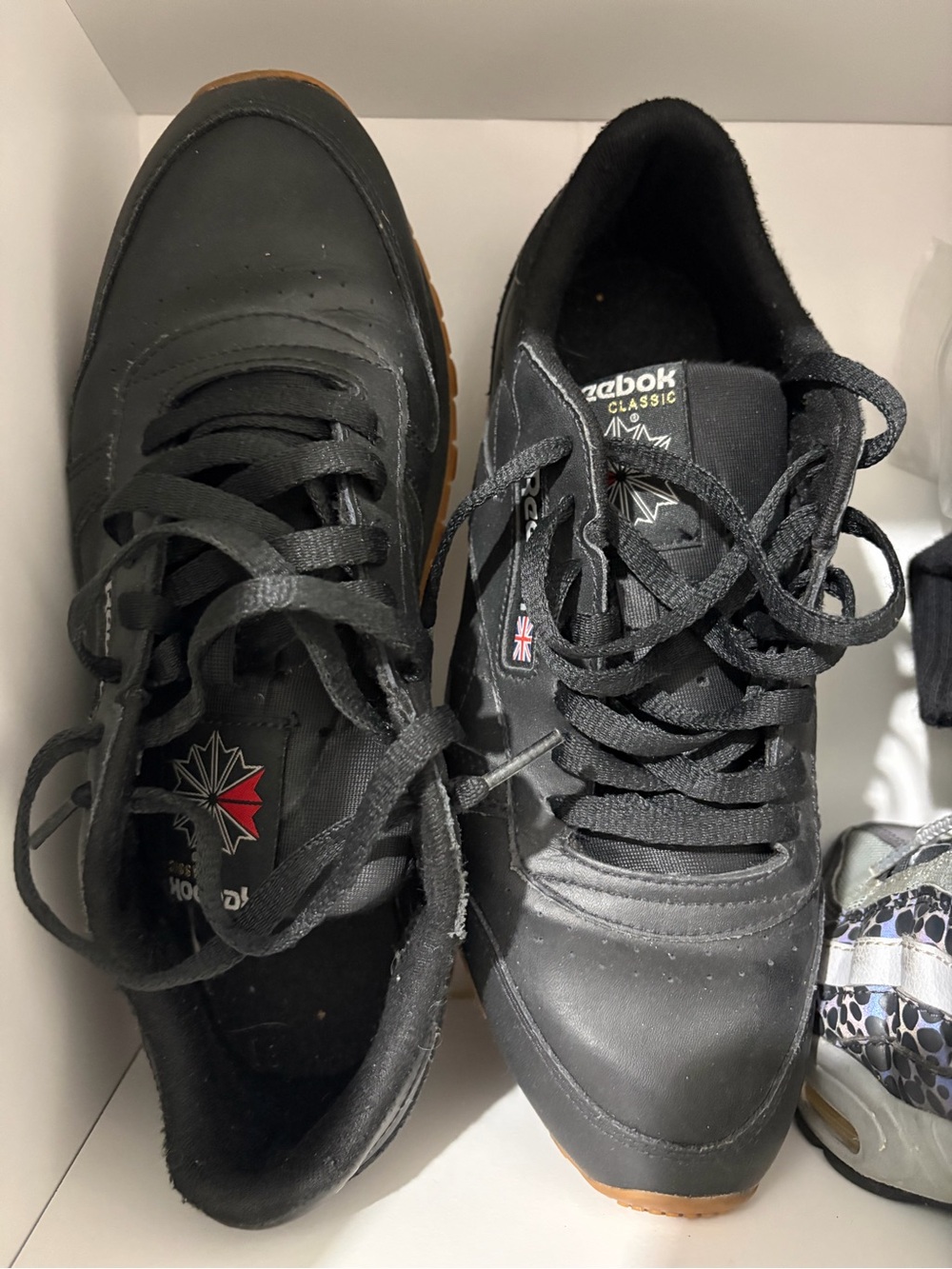 Reebok Classic Men's Black Sneakers with Gum Sole - Picture 1 of 3